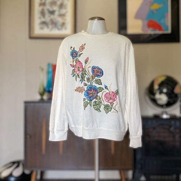 𝅺VINTAGE Handpainted floral crewneck top size L - Picture 1 of 9